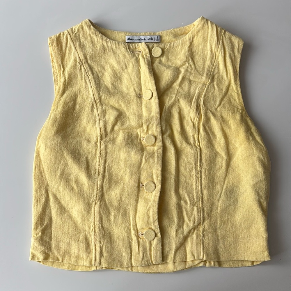 Abercrombie & Fitch Cropped Linen-Blend Button-Through Vest
